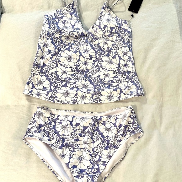 Two piece swim suit - Picture 5 of 5